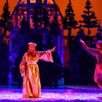 Foto Rakvere Teatri lavastusest "Lohe linna all", fotograaf Kalev Lilleorg
