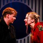 Foto Rakvere Teatri lavastusest "Esimene armastus on revolutsioon", foto Kalev Lilleorg
